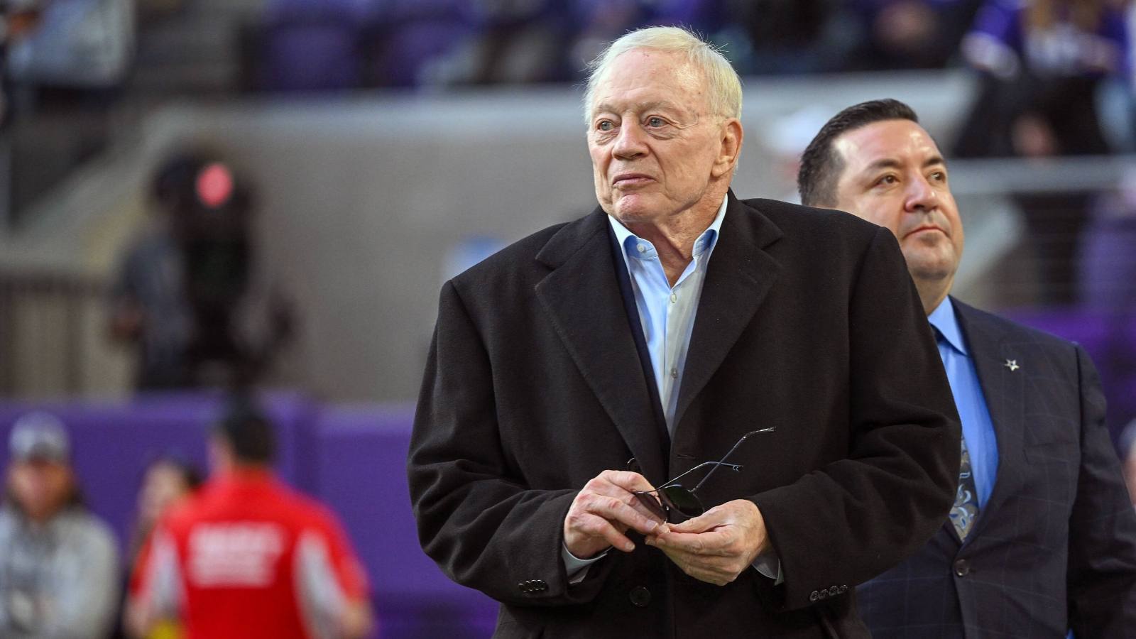 Eagles fan bizarrely trolls Jerry Jones without him even knowing it