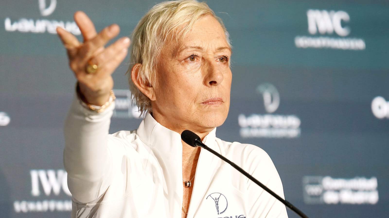 “Reeks of misogyny,” Martina Navratilova hits out at ‘trans hysteria’ headline after controversial women’s volleyball