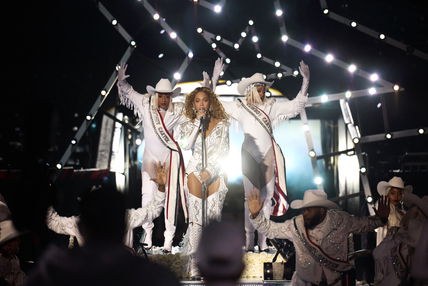 Beyoncé’s Mom Rips Critics Of Bey’s Halftime Performance: ‘You Cannot Help But To Watch’