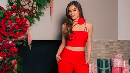 Hailee Steinfeld slays in red hot dress with Bills’ WAGs on Christmas